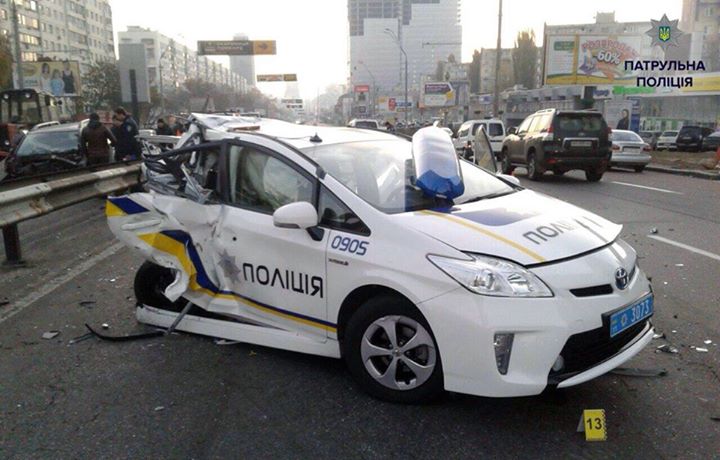 Столичные патрульные разбили более половины служебных автомобилей