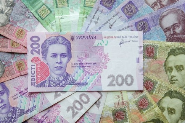 По Киеву распространяют фальшивые купюры
