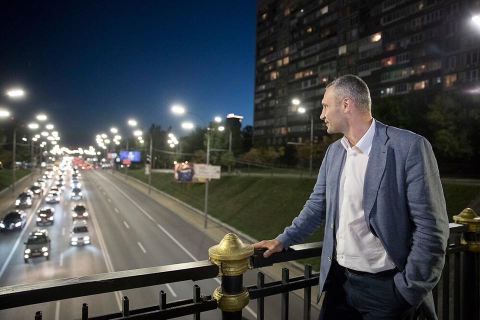 Мэр Кличко провел фотосессию на бульваре Дружбы народов (фото)