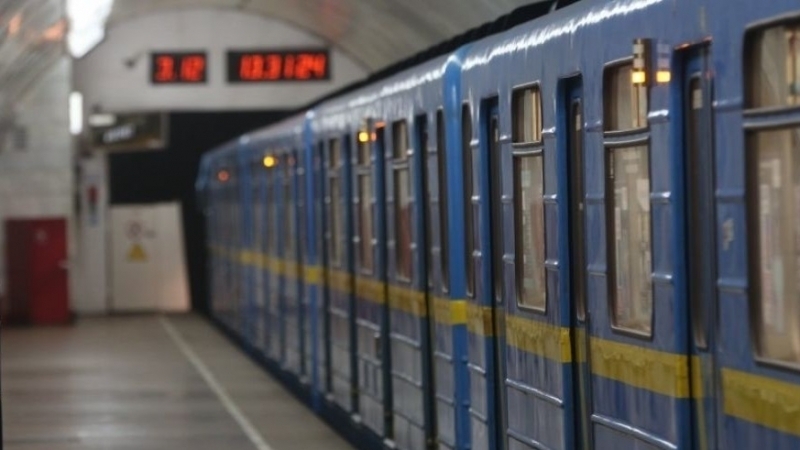 Метро в Киеве будет работать на час дольше