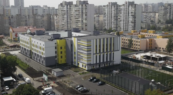 На Осокорках построили первую в Украине "умную" школу