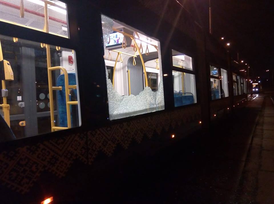 На Борщаговке вандалы атаковали трамвай Pesa