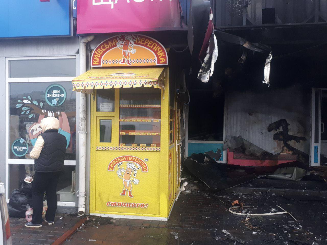 В пожаре на Оболони выжил символ Киева