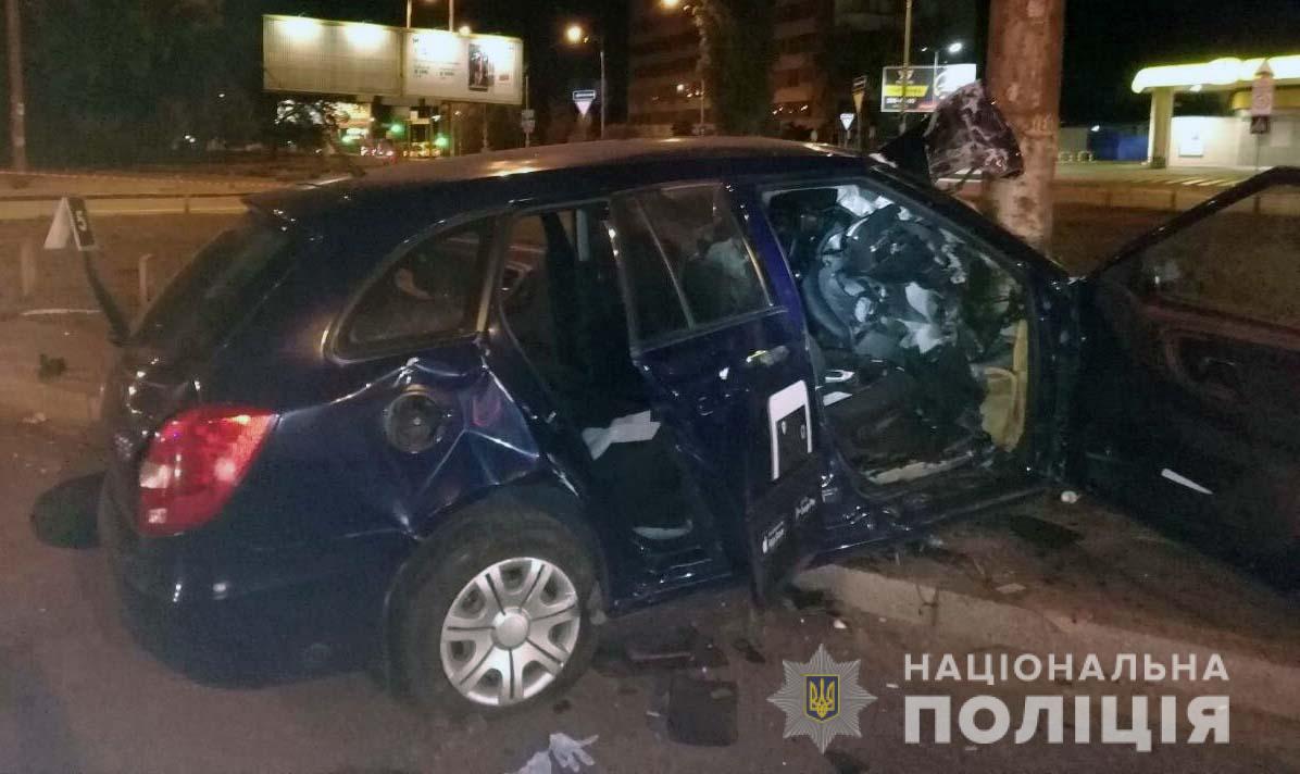 Пассажир разбившегося о столб Uber умер в больнице