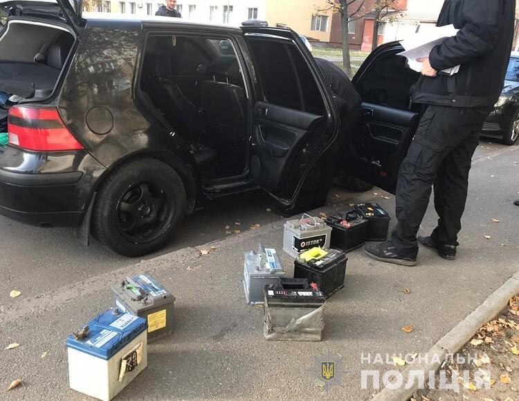 Из-за долгов приезжий обчищал машины киевлян