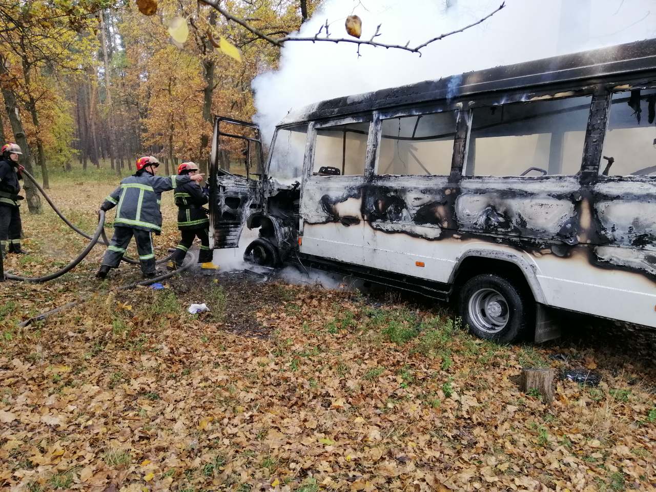 Под Киевом сгорел пассажирский автобус