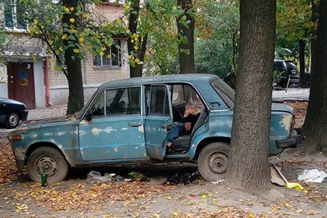 В Киеве растет число брошенных автомобилей