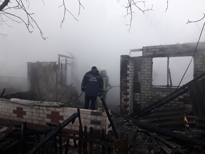 В доме под Киевом хозяин погиб под рухнувшей крышей
