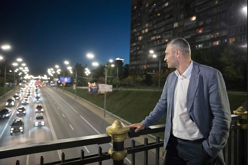 В Киеве заменят все светильники