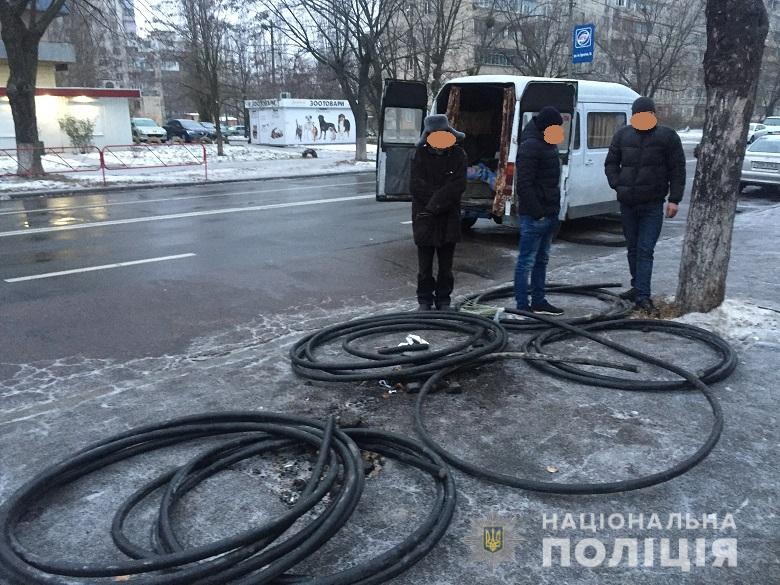 В Киеве вандалы выкрали кабель правительственной связи