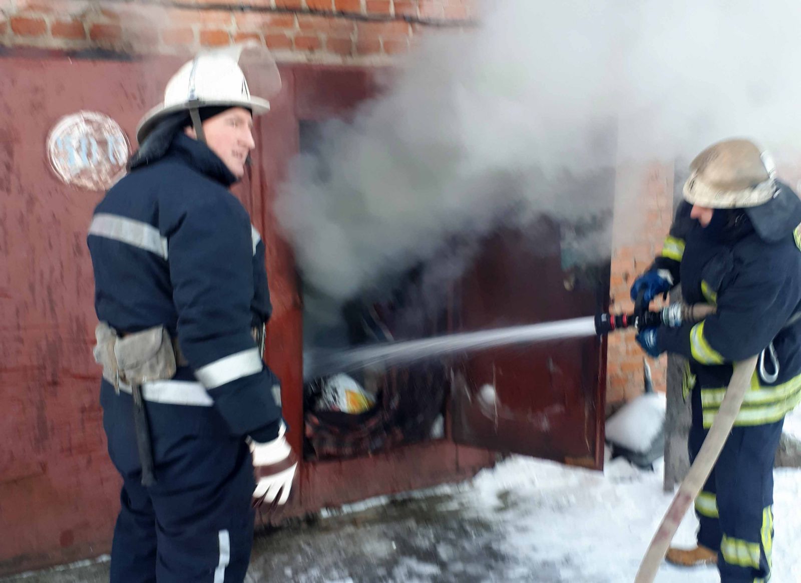 В гараже под Киевом заживо сгорели люди