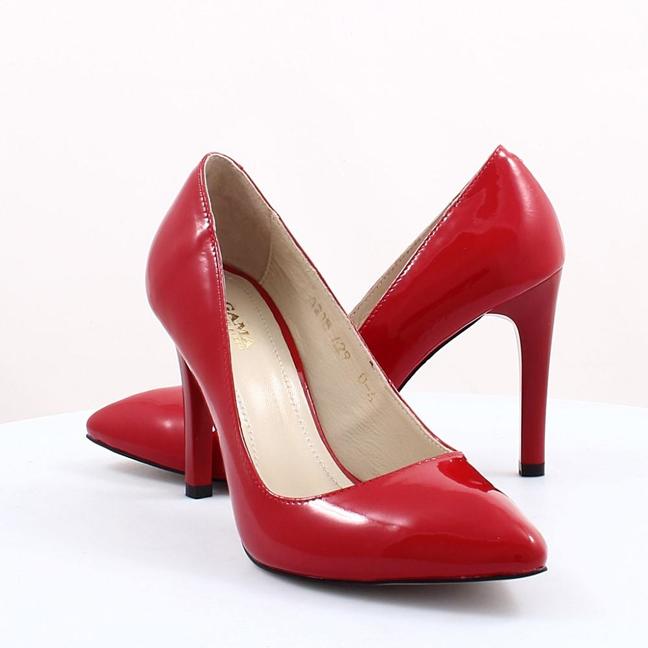 Готовимся к Новому году вместе с Favorite Shoes: какие стоит приобрести женские туфли в Киеве на праздник 