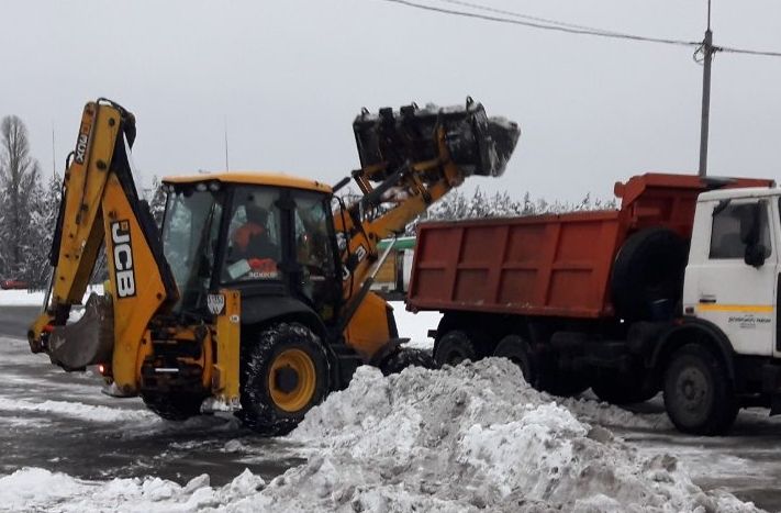 Со столичных дорог вывезли тонны снега