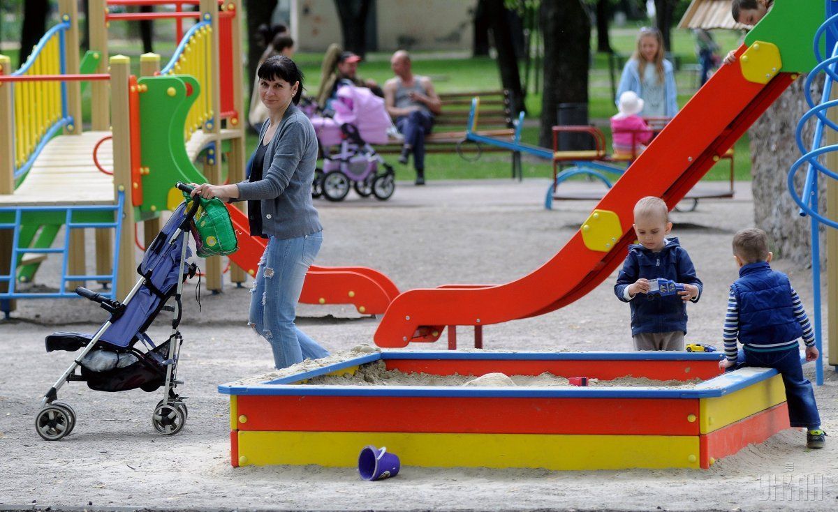 В Киеве пересчитают детские площадки