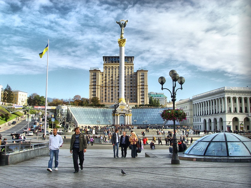 Коммунальщики планируют ремонт Майдана (фото)