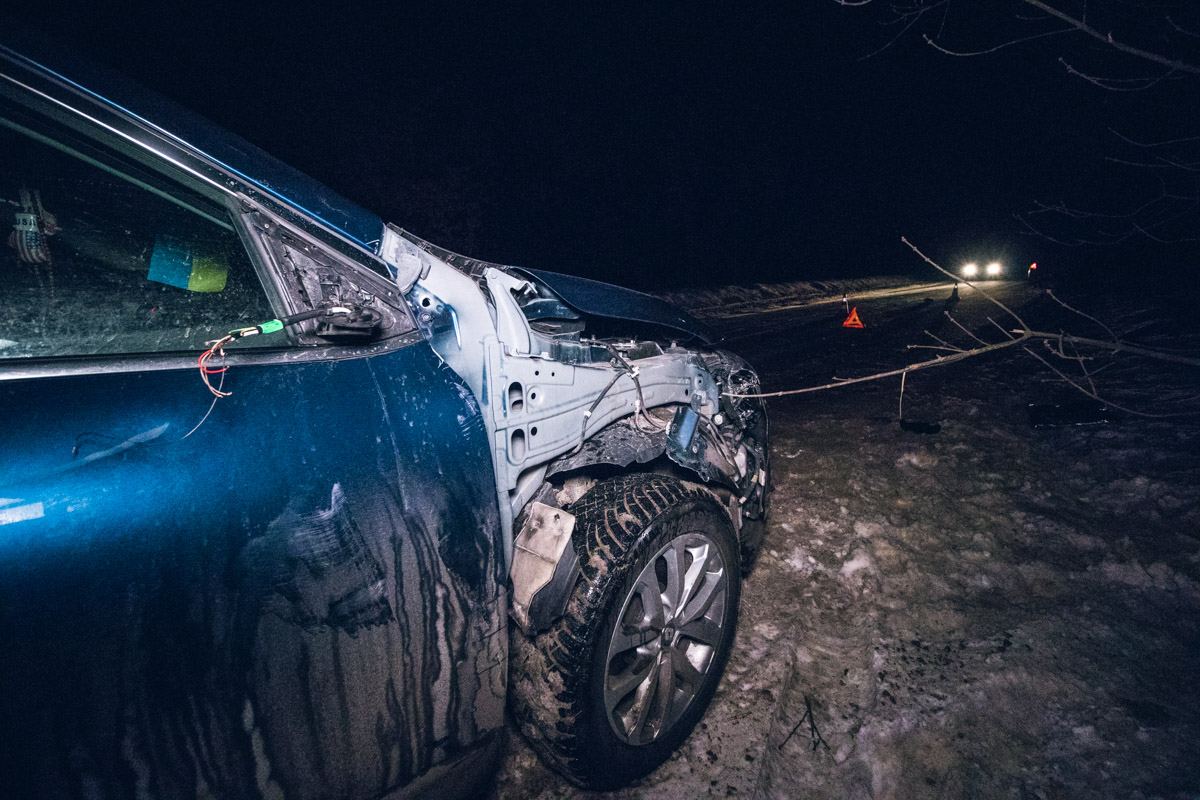 В Киеве Renault на большой скорости сбил бойца ВСУ