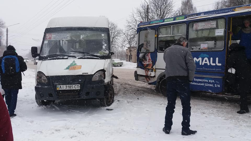 В Борисполе в аварию попали переполненные маршрутки