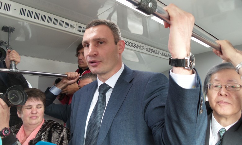 Киевским чиновникам предложили пересесть на общественный транспорт