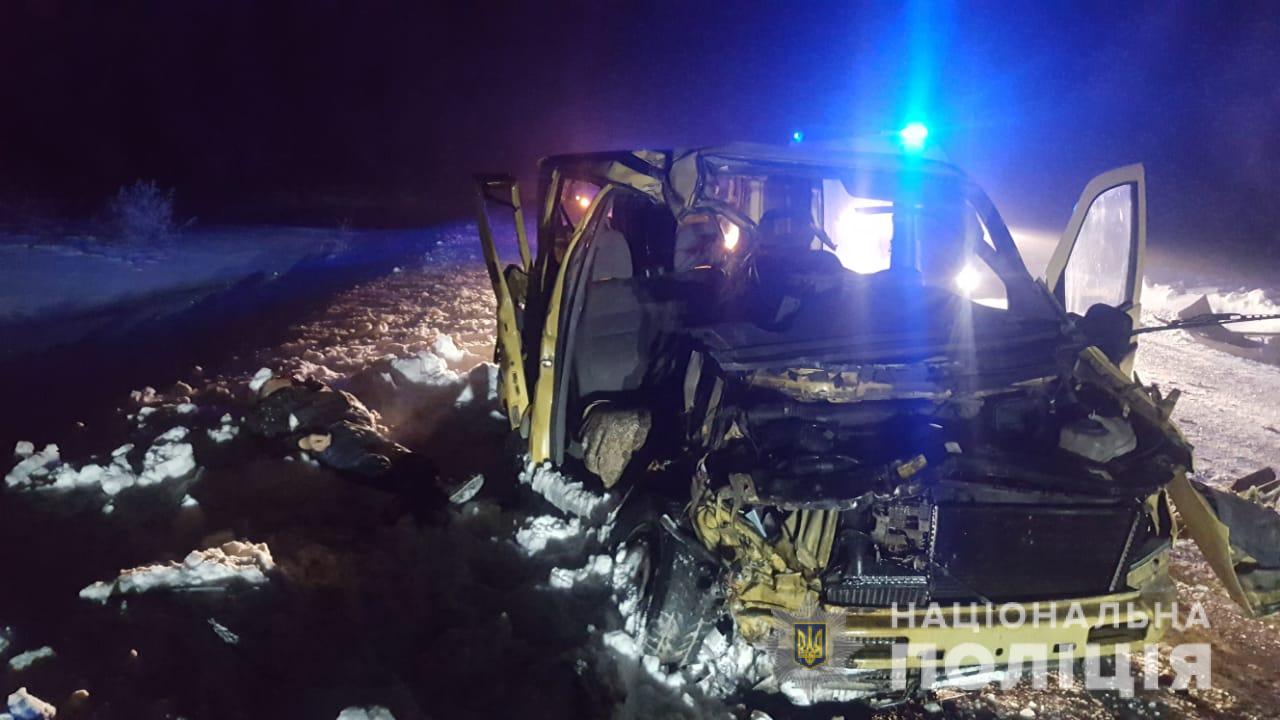 В страшной аварии под Киевом погибли люди