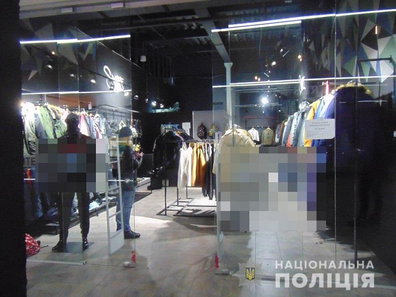 В Киеве продавцы обокрали собственный магазин