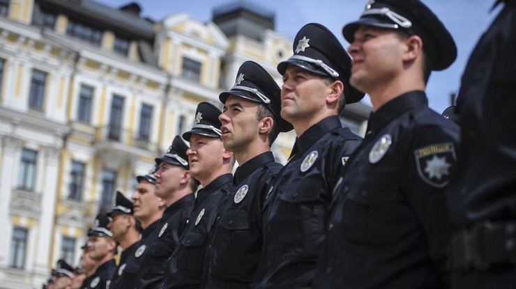 В столичной полиции каждый четвертый - полиглот