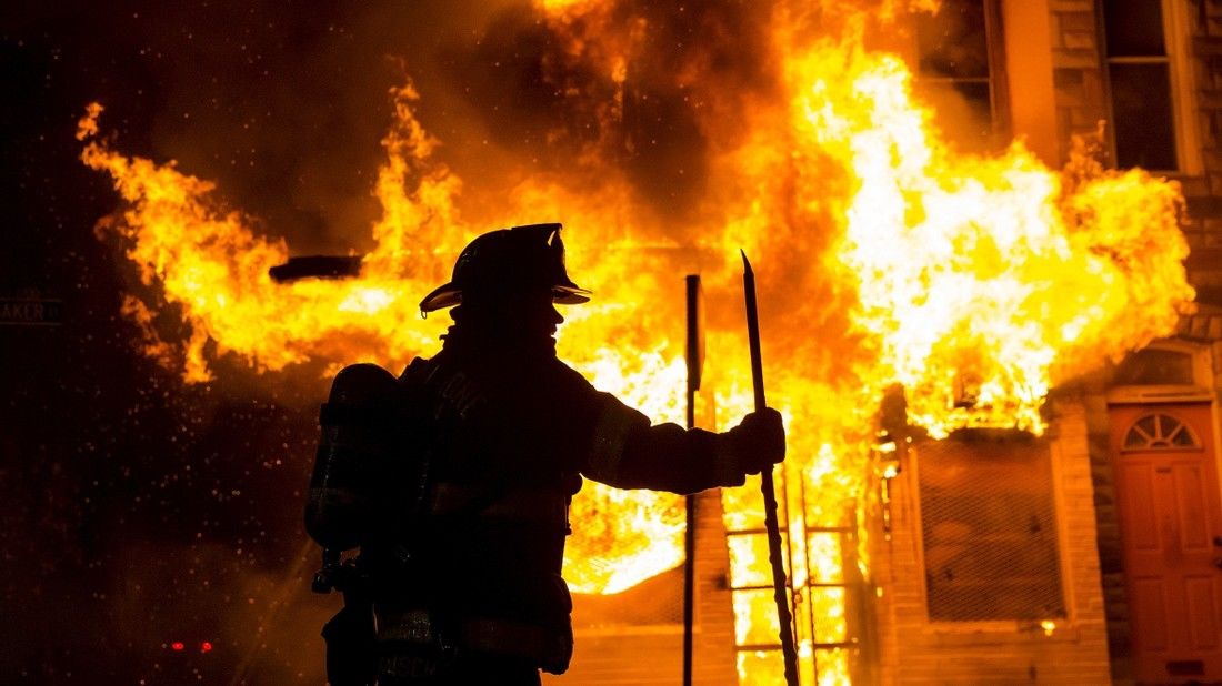 В Киеве – пожар на лодочной станции
