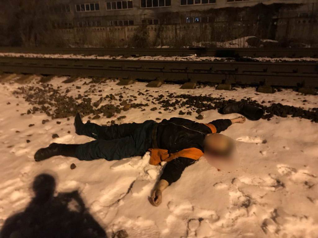 В Киеве мужчину переехал поезд
