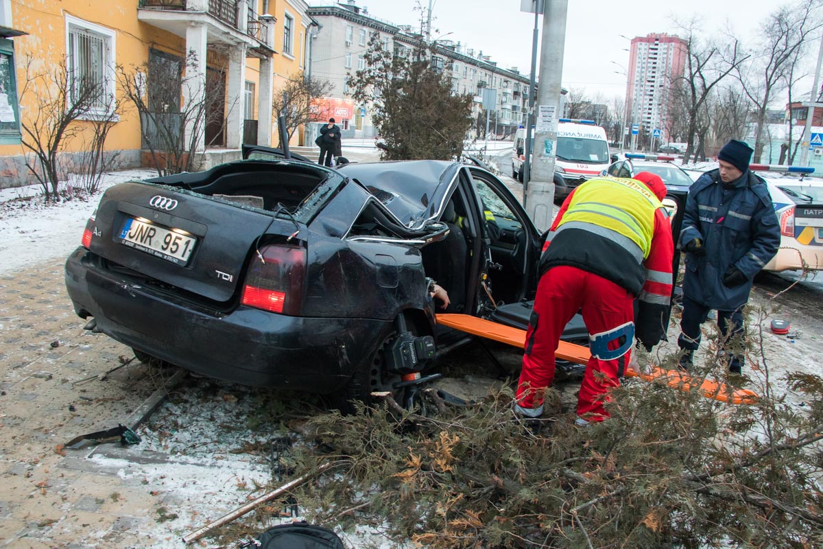 Автомобиль сбил пенсионерку
