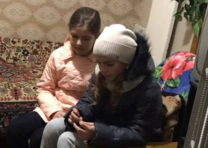 Пропавших киевских школьниц нашли вдали от города