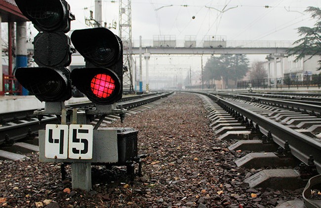Под Киевом мужчину насмерть сбил поезд