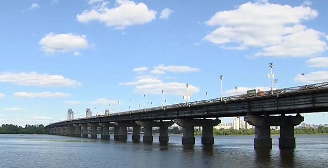 Мост Патона закроют для транспорта
