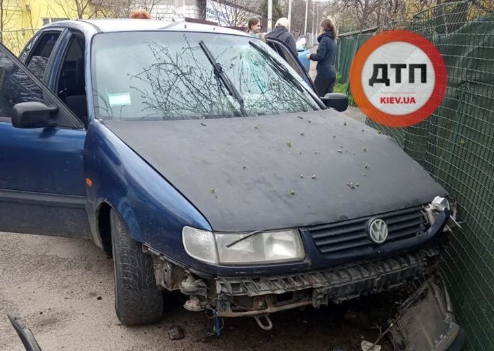 Под Киевом авария, водитель сбежал