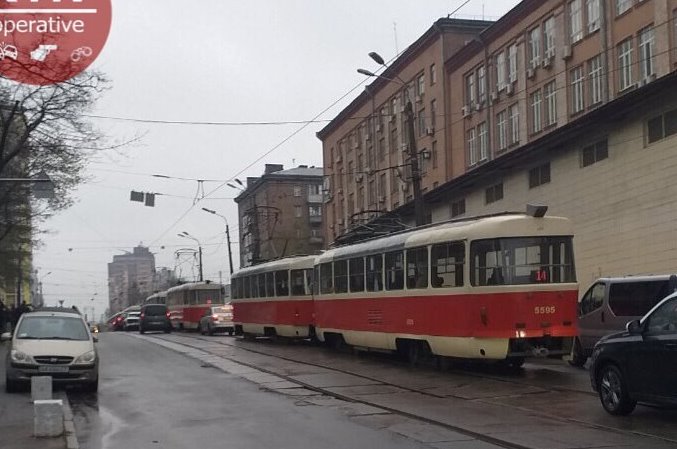 На Лукьяновке остановились трамваи