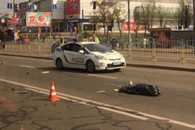 В Киеве - смертельное ДТП. Пешеход погиб мгновенно