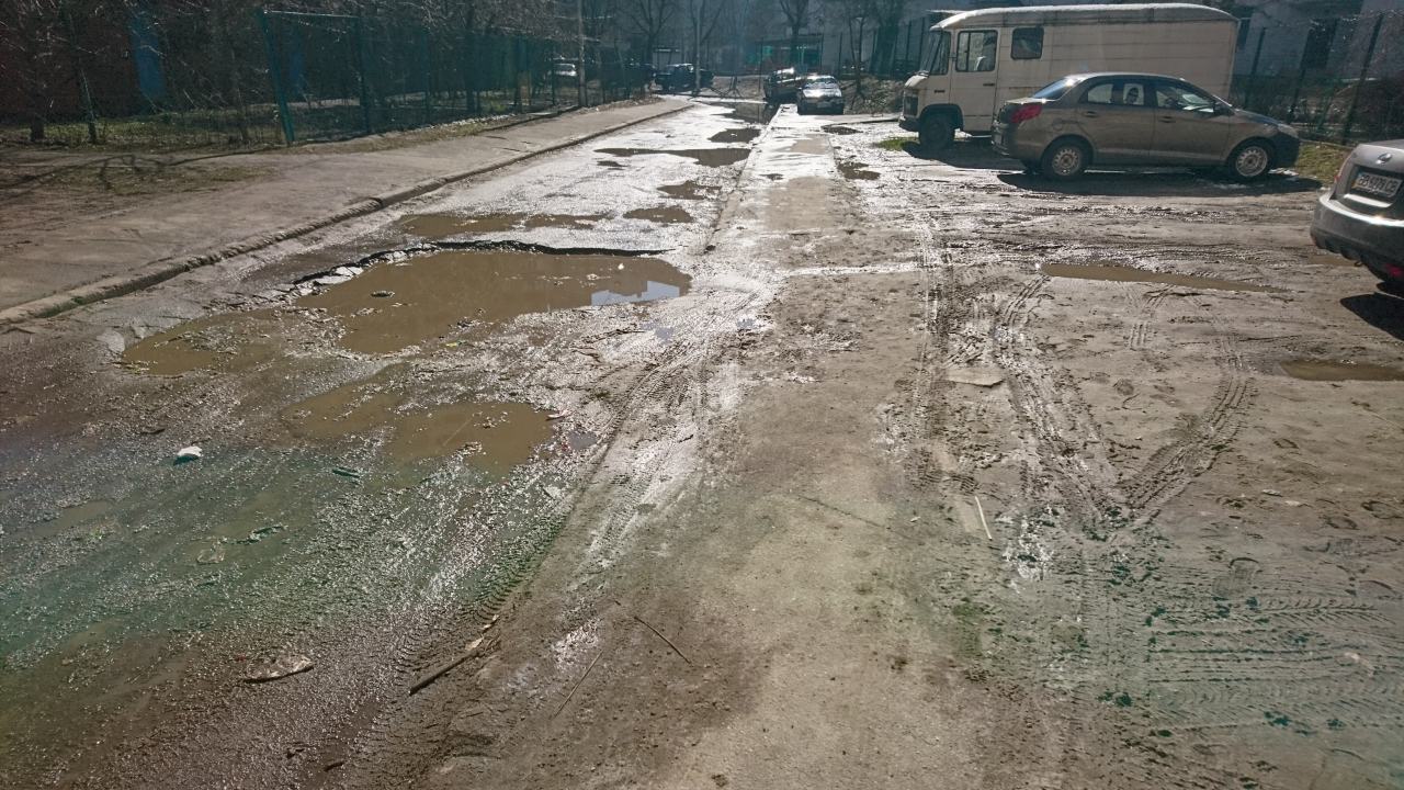 В Киеве – разбитые дороги (фото)