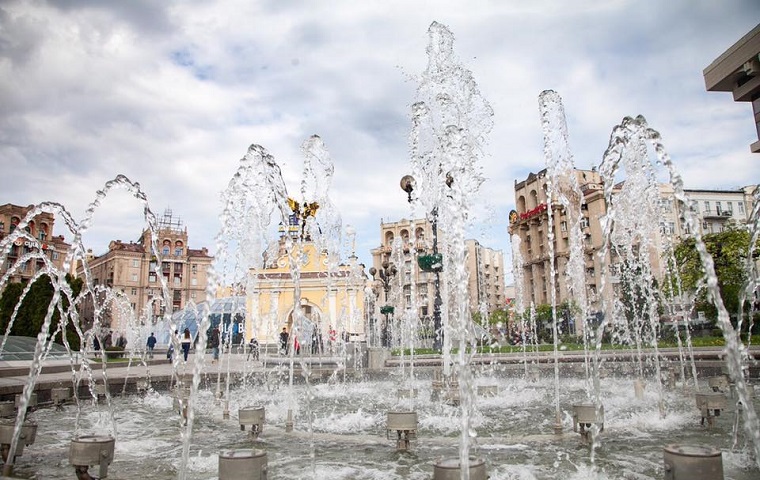 В центре столицы начали работать фонтаны