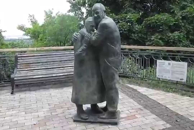 В Киеве открыт уникальный памятник. День в истории