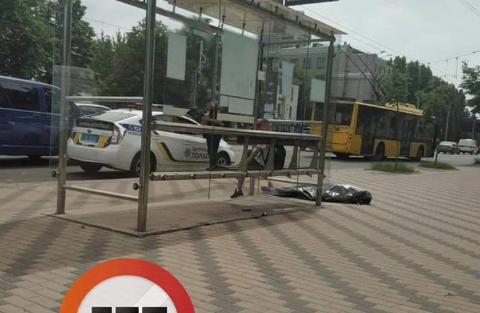 На остановке в Киеве умер пассажир