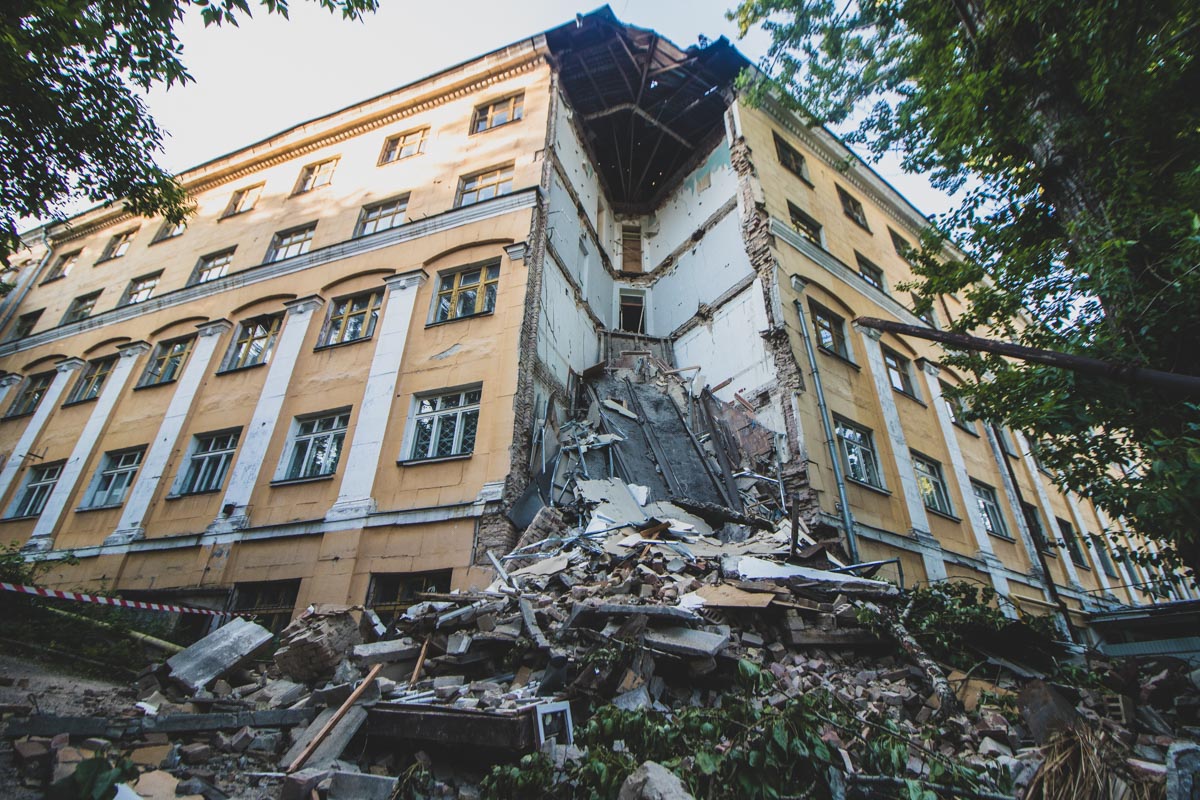 В Киеве разрушилось здание колледжа