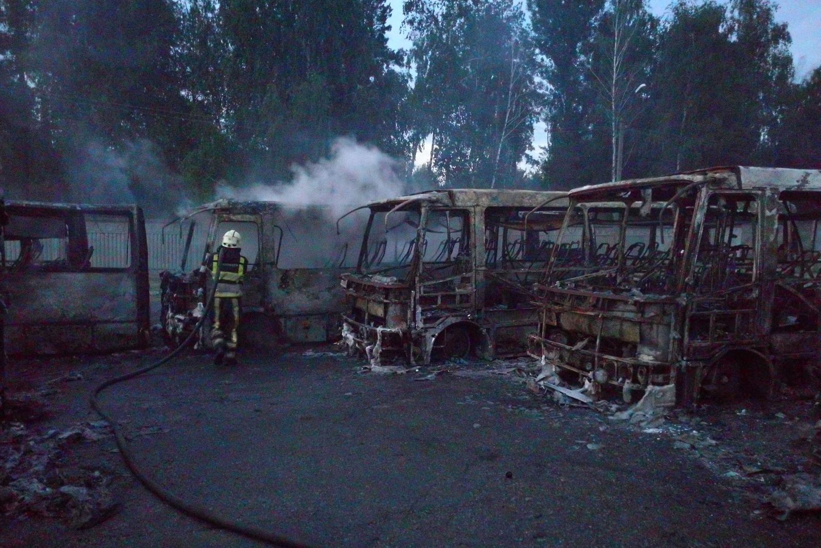 В Вышгородском районе сожгли десять автобусов