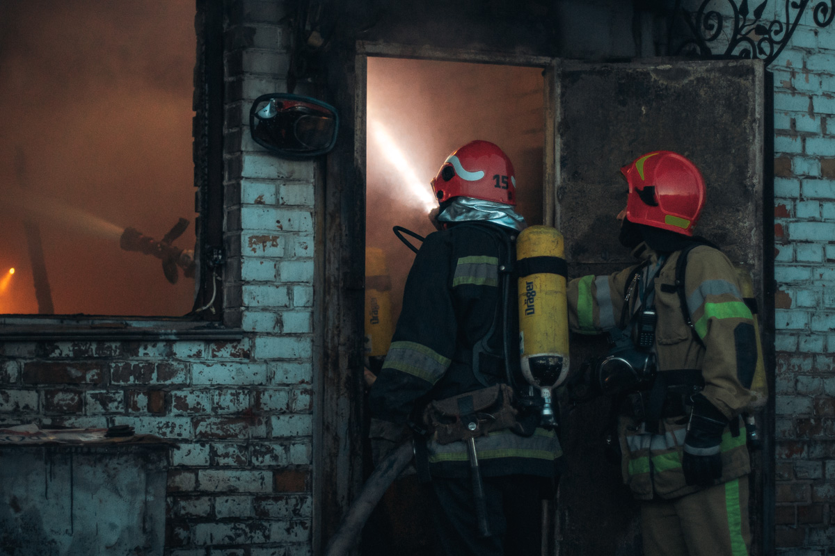 В Киеве во время пожара сгорел человек