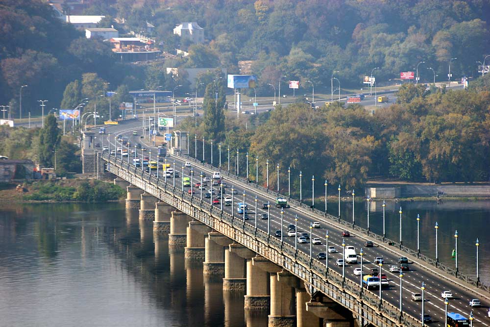 Мост Патона закроют для транспорта