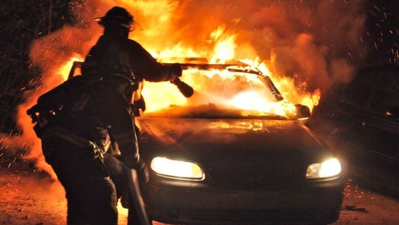 В столице сгорел автомобиль