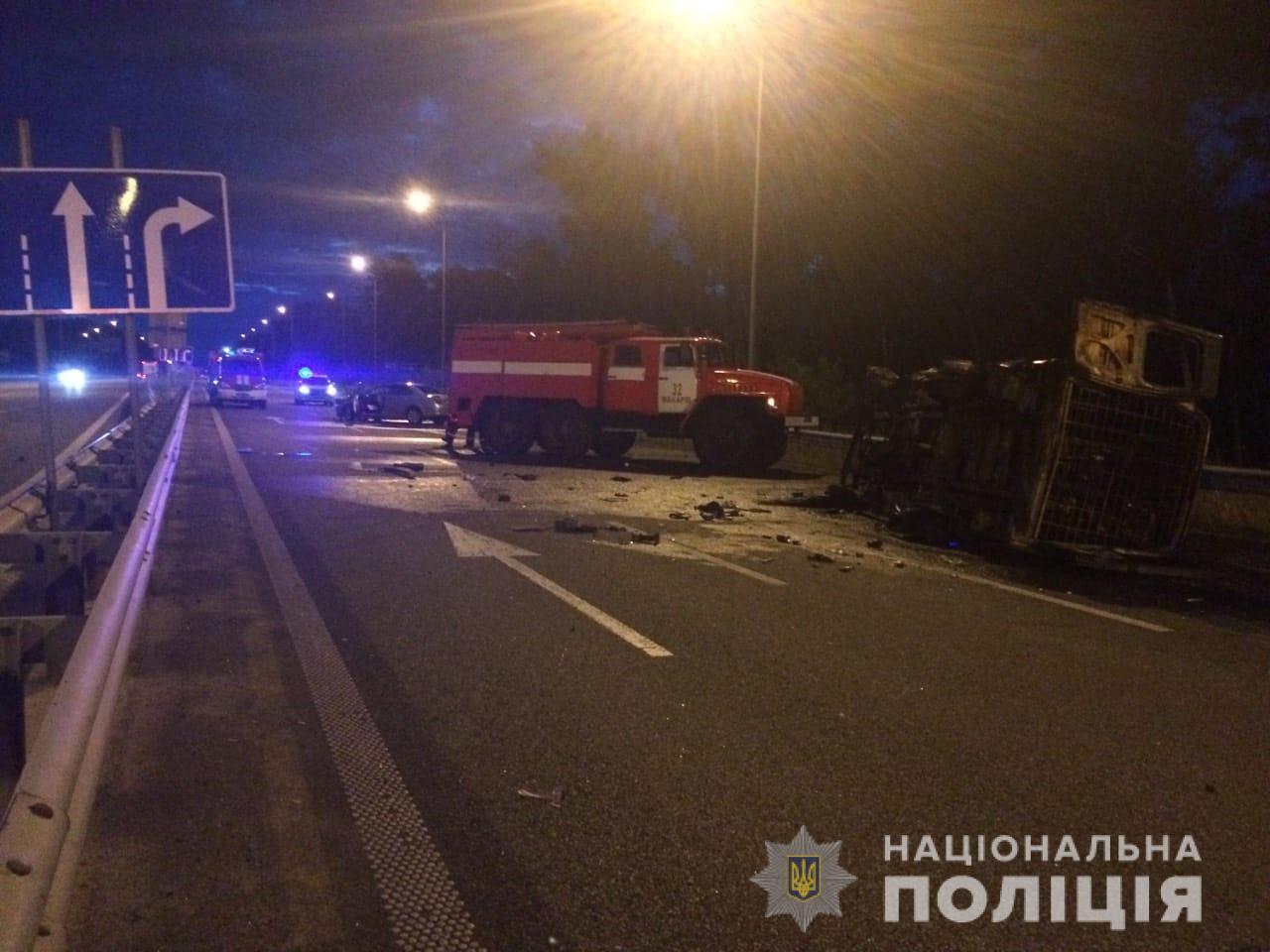 Солдаты-контрактники заживо сгорели в машине на киевской трассе