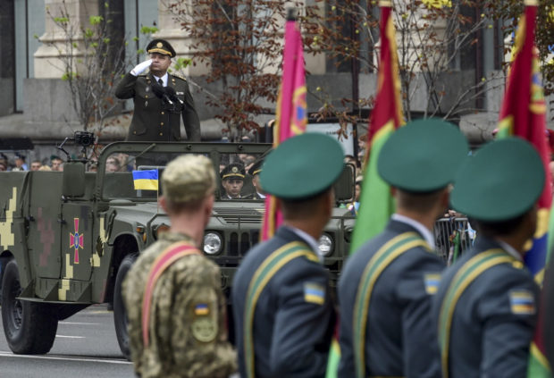 Нужен ли военный парад в Киеве? Опрос