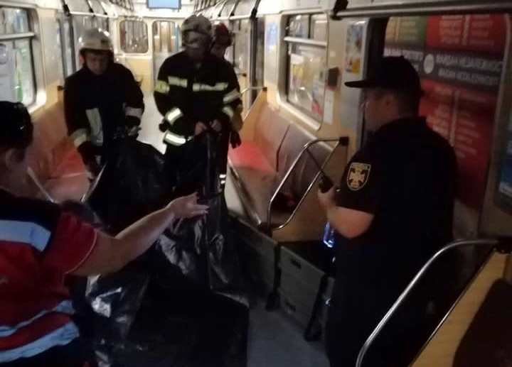 На станции "Оболонь" из-под поезда вытащили тело женщины