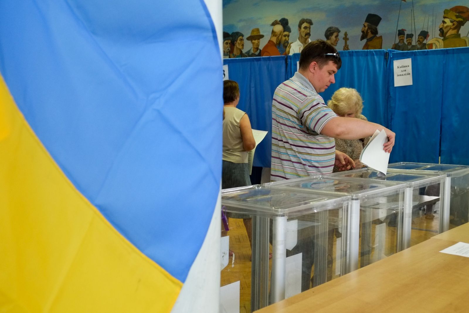 В Киеве на выборах – несколько десятков нарушений