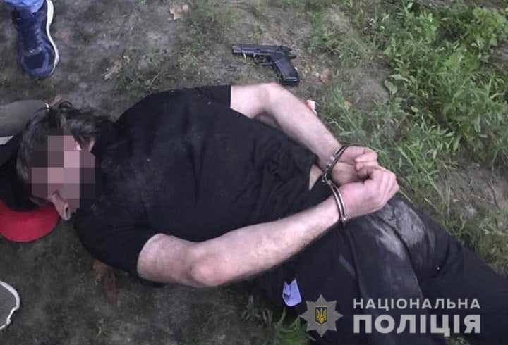 Вооруженная банда похитила крупную сумму денег
