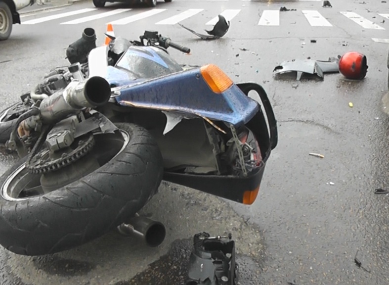 В Киеве погиб мотоциклист (видео)