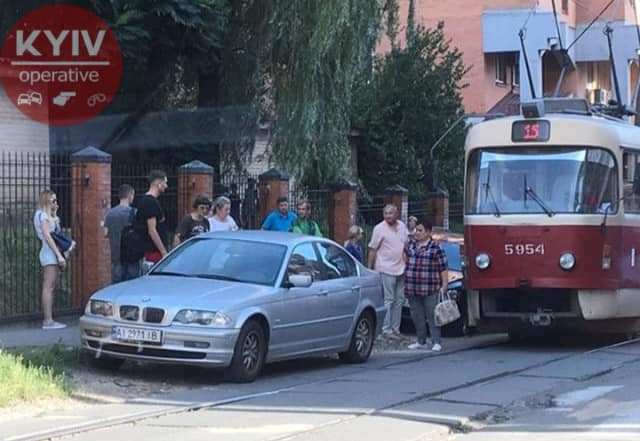 Герой парковки остановил трамваи на Лукьяновке